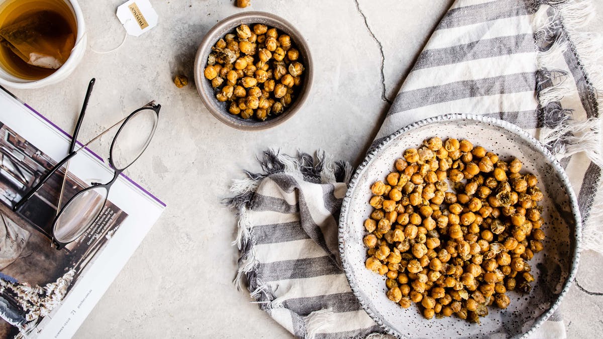 Crunchy spiced chickpeas