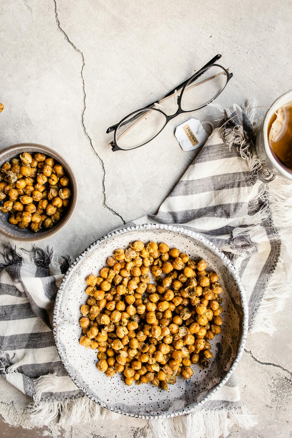 Crunchy spiced chickpeas