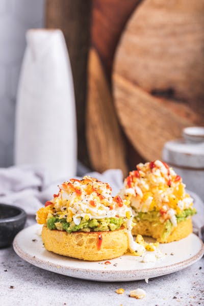 Grated egg & avocado toast on 5-minute protein mug bread