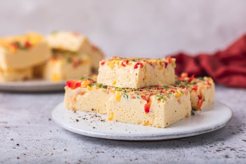 Vegetarian egg bites with cheddar and bell pepper