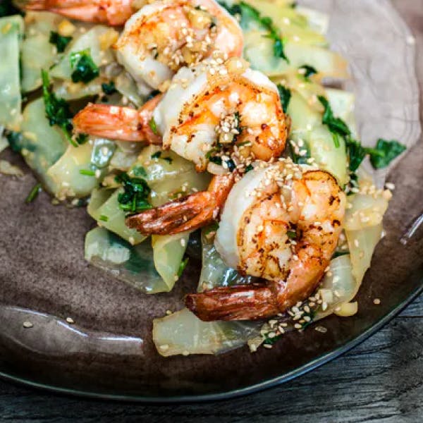 Garlic ginger stir-fry with shrimp and cabbage