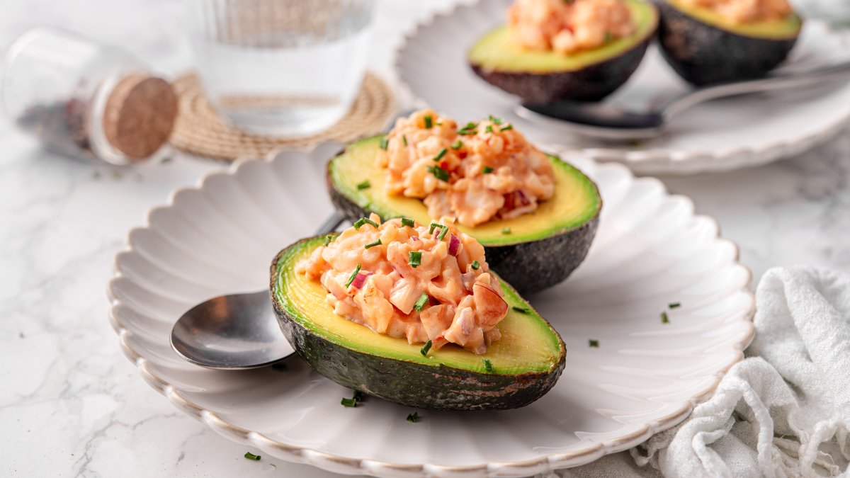 Keto shrimp avocado boat