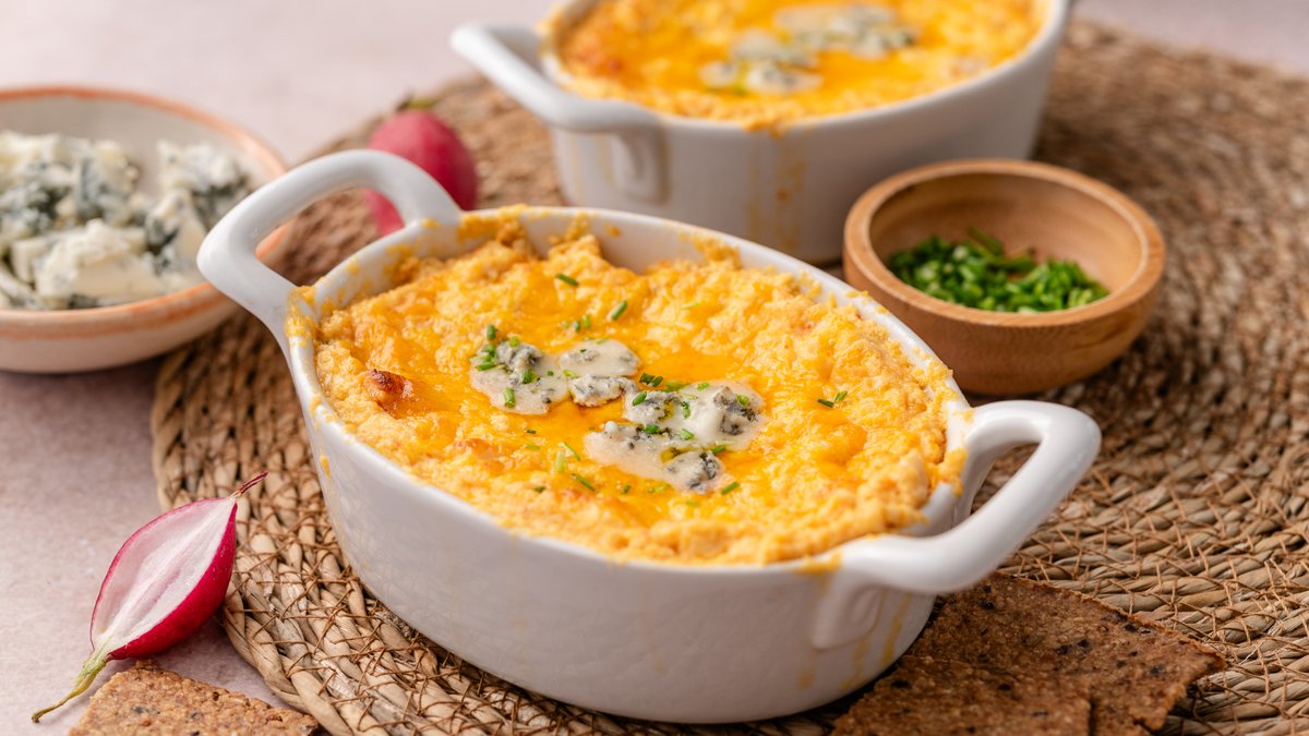 High-protein buffalo chicken dip