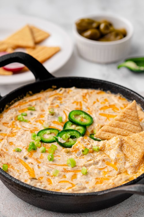 High-protein queso dip