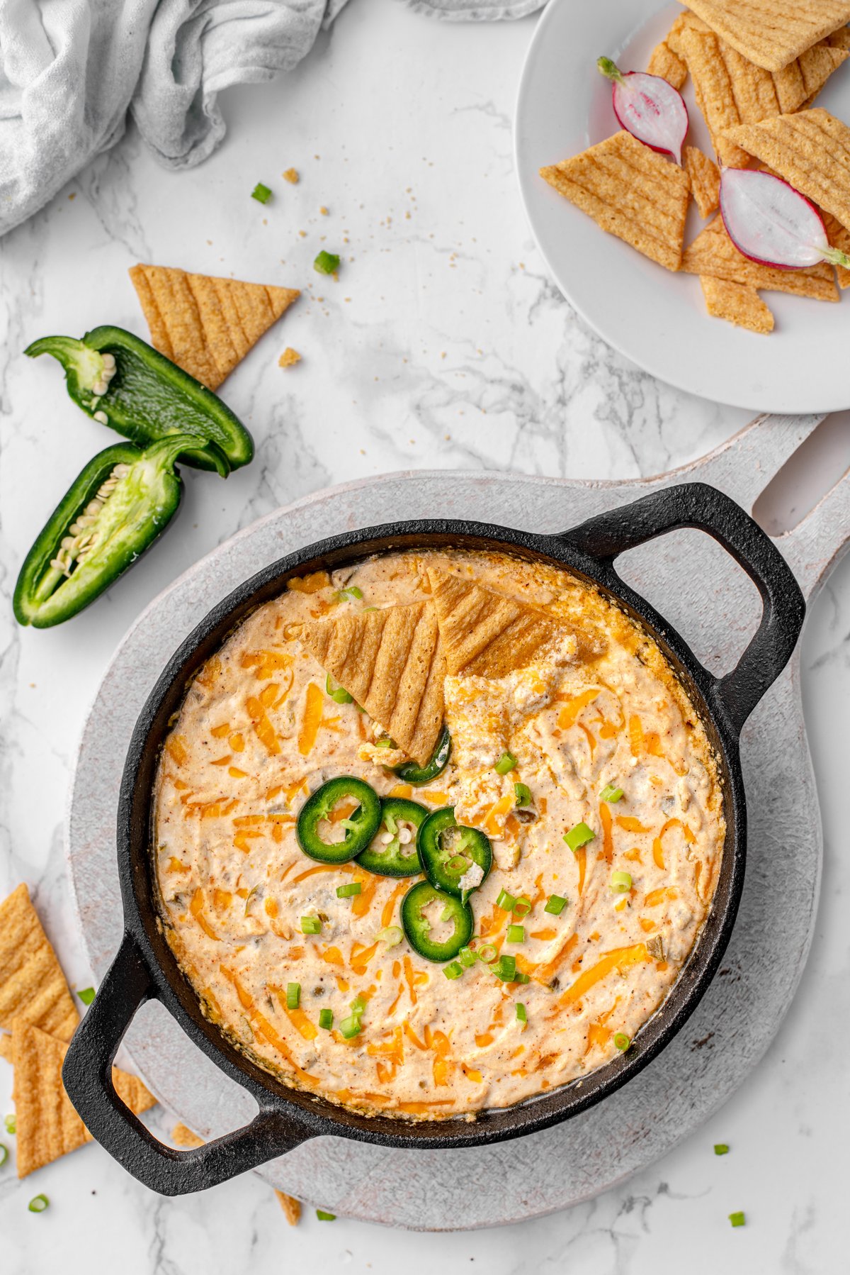 High-protein queso dip