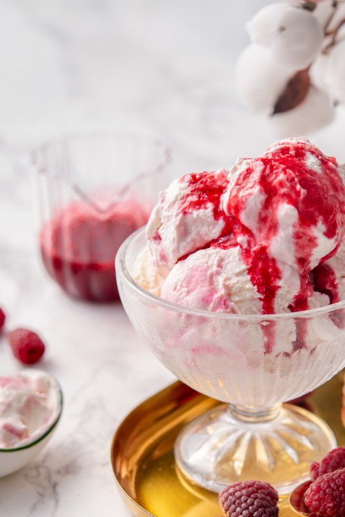 Sugar-free cottage cheese ice cream with raspberry ripple