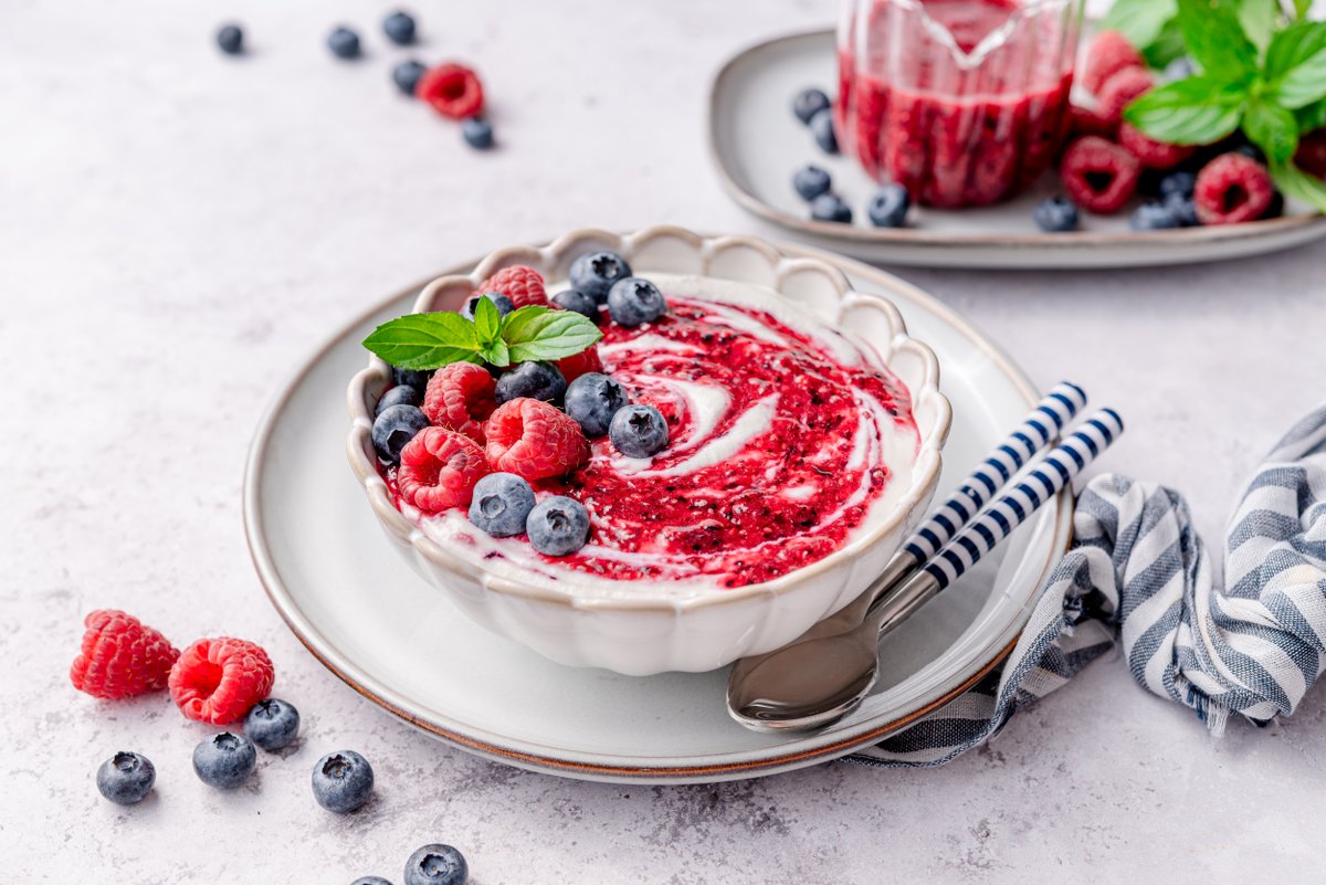 Berry cottage cheese breakfast bowl