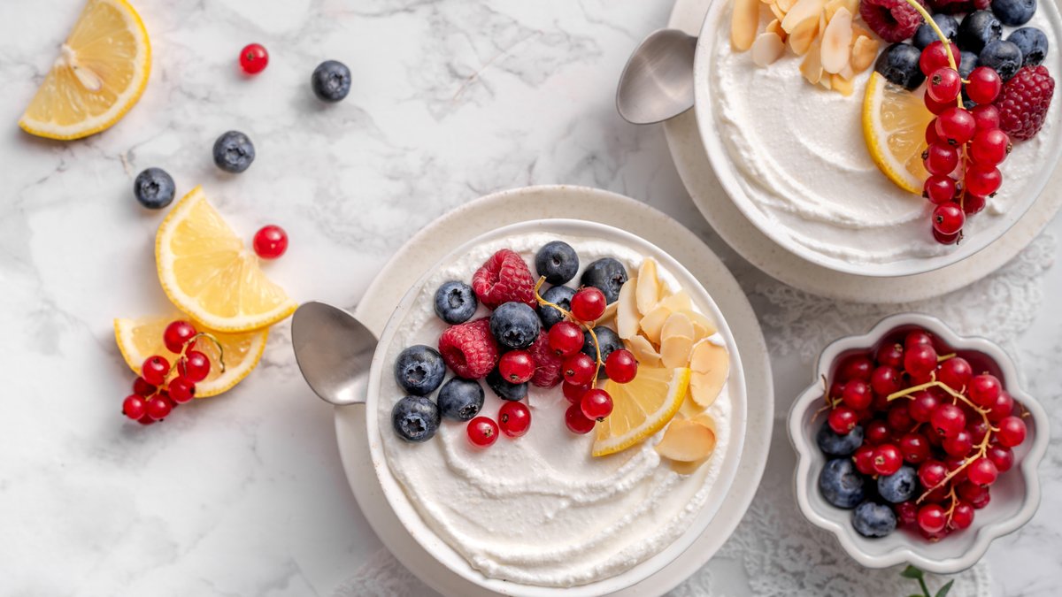 Lemon cottage cheese cheesecake bowl