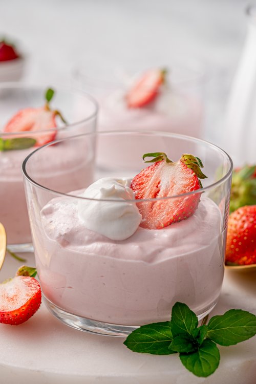 Strawberry cottage cheese mousse