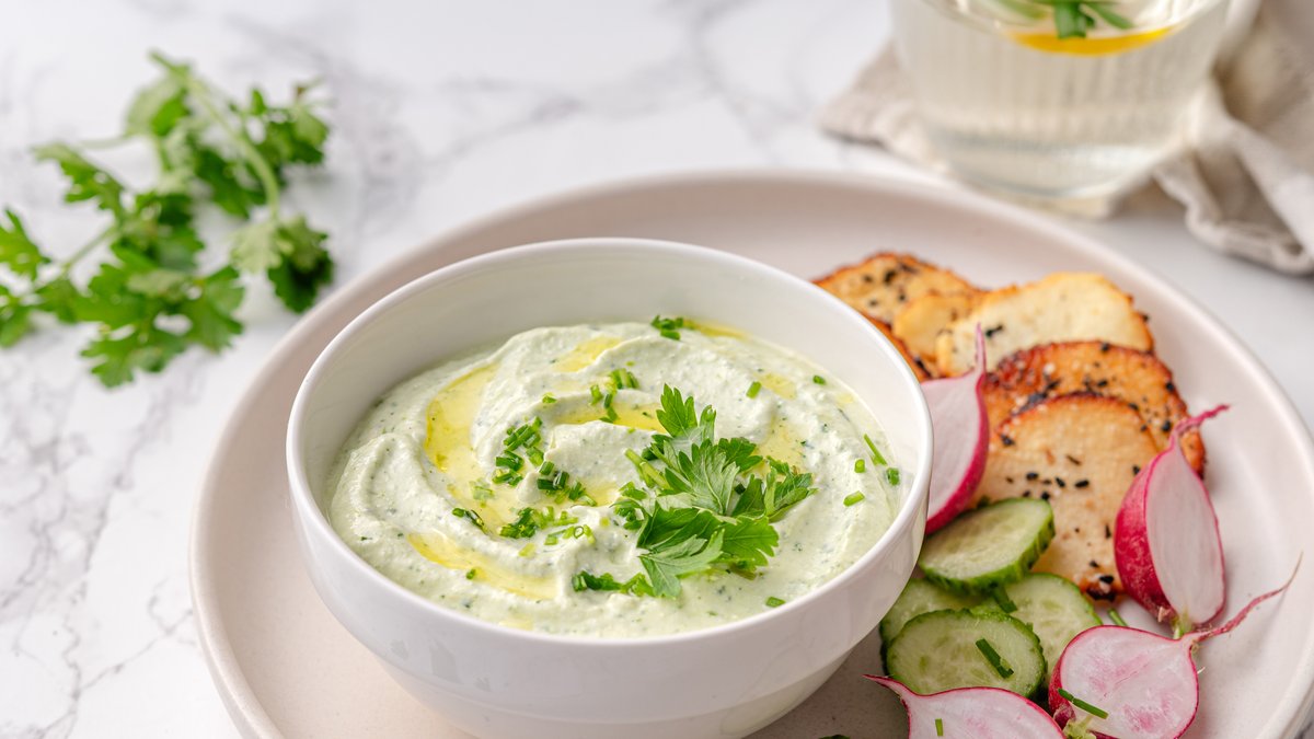 Garlic herb cottage cheese dip