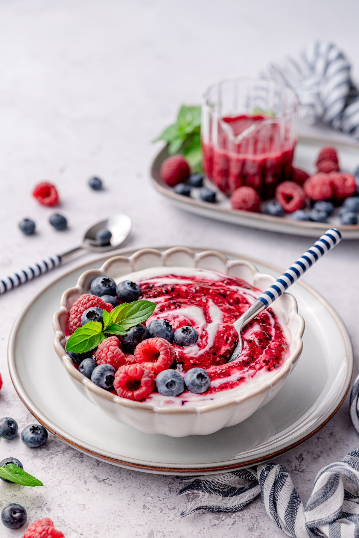 Berry cottage cheese breakfast bowl