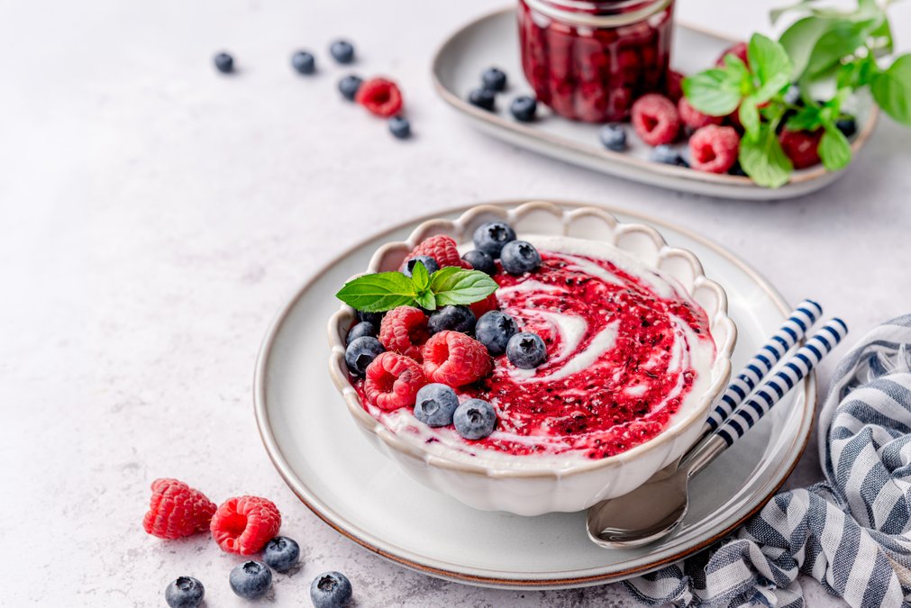 Berry cottage cheese breakfast bowl