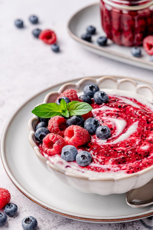 Berry cottage cheese breakfast bowl