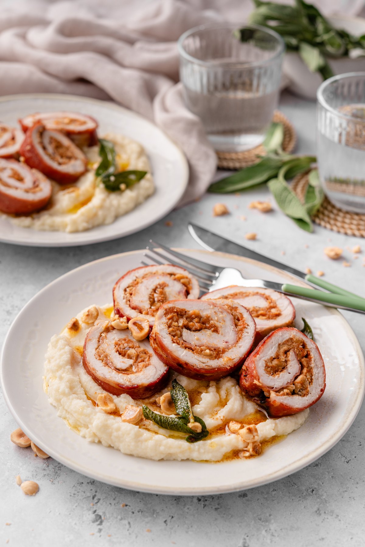 Turkey involtini with hazelnuts and pumpkin