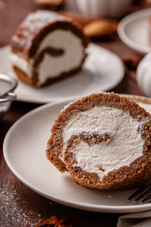 Keto pumpkin spice Swiss roll