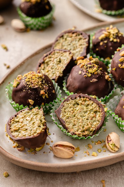 Low carb Dubai chocolate truffles