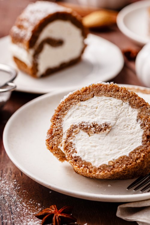 Keto pumpkin spice Swiss roll
